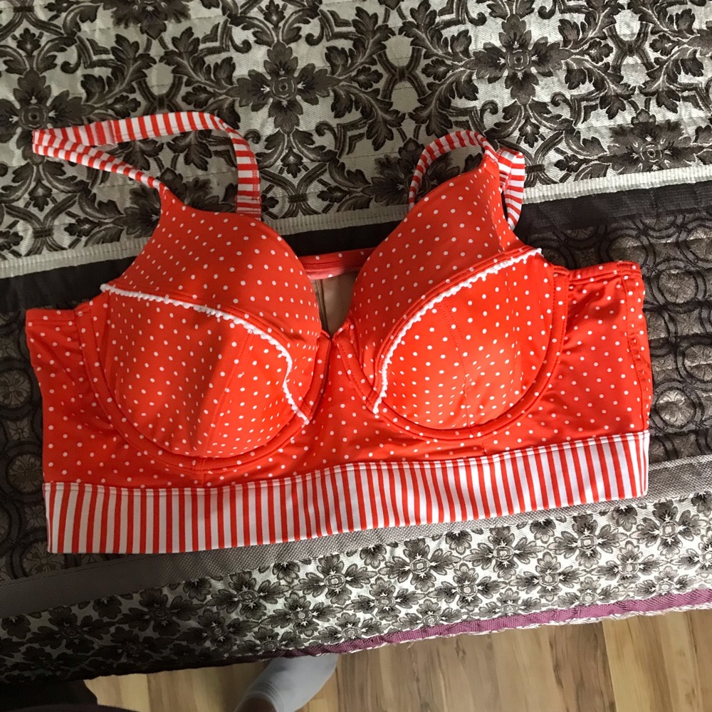 Bikini top - never worn!! Orange and white 42D